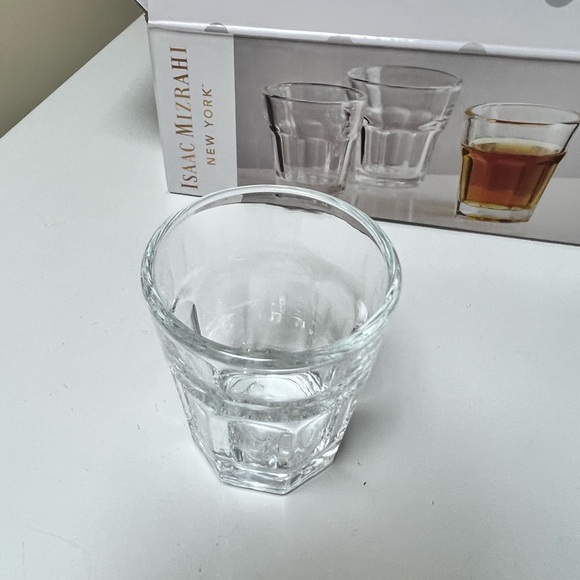 Isaac Mizrahi NIB Leo shot glasses. Set of 6. Adorable! - Picture 7 of 8